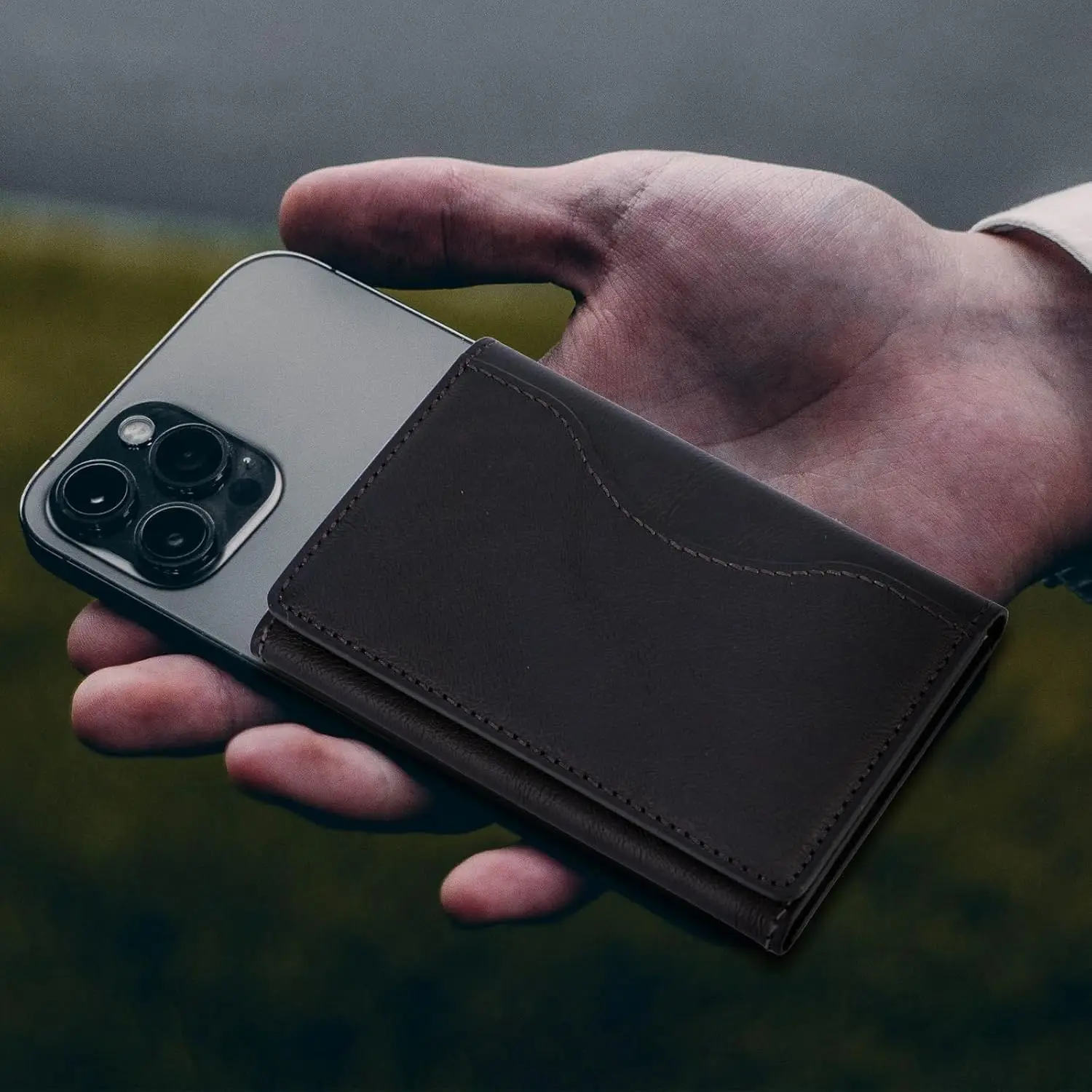 Magnetic Trifold Wallet with Magsafe Compatibility