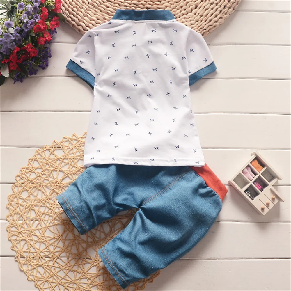 2PCS Baby Summer Fashion All over Print Letter M Pattern Short Sleeve Denim Shorts Set_voghion.com
