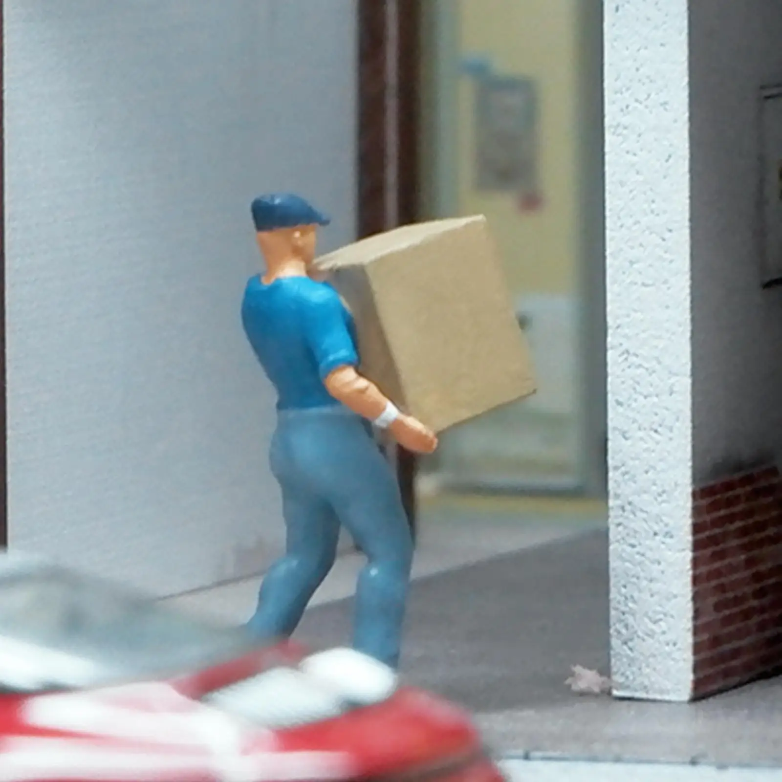 1/64 Delivery Man Model Character Model Resin Tiny Miniature Porter Model Porter People Figurine for Sand train Station Layout