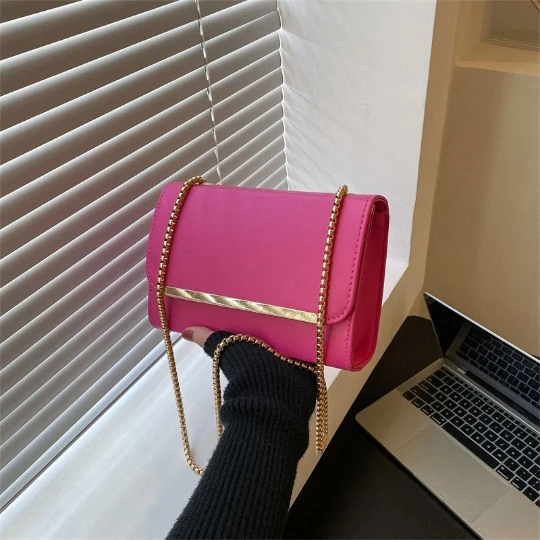 

Новая красная цепочка для девушек и женщин, роскошные женские сумки на плечо из искусственной кожи и ПВХ, дамские сумочки для телефона, квадратные тоут, женская сумка