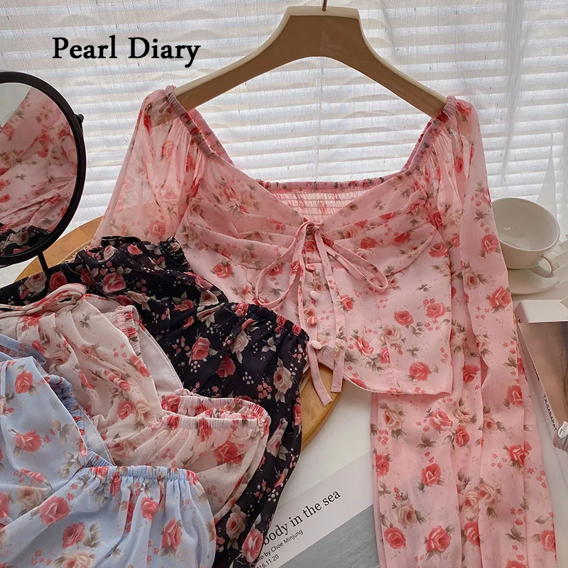 

Pearl Diary Gentle Style Sweet Small Floral Frenulum Bowknot Shirt Square Collar Exposed Clavicle Short Top Women New Thin Tops