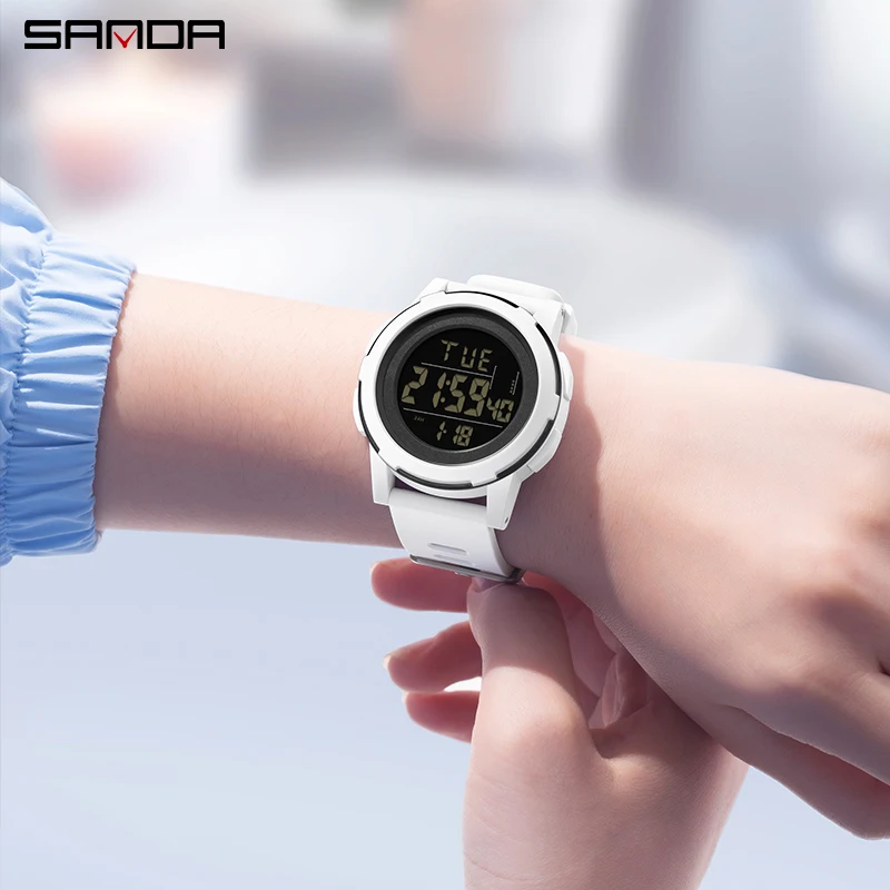 Creative personality of outdoor luminous men's and women's watches with single movement display male and female students