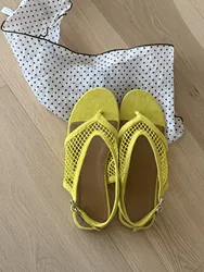Women's Retro Comfort Clogs - Breathable & Lightweight Summer Slippers - 38 (YELLOW)