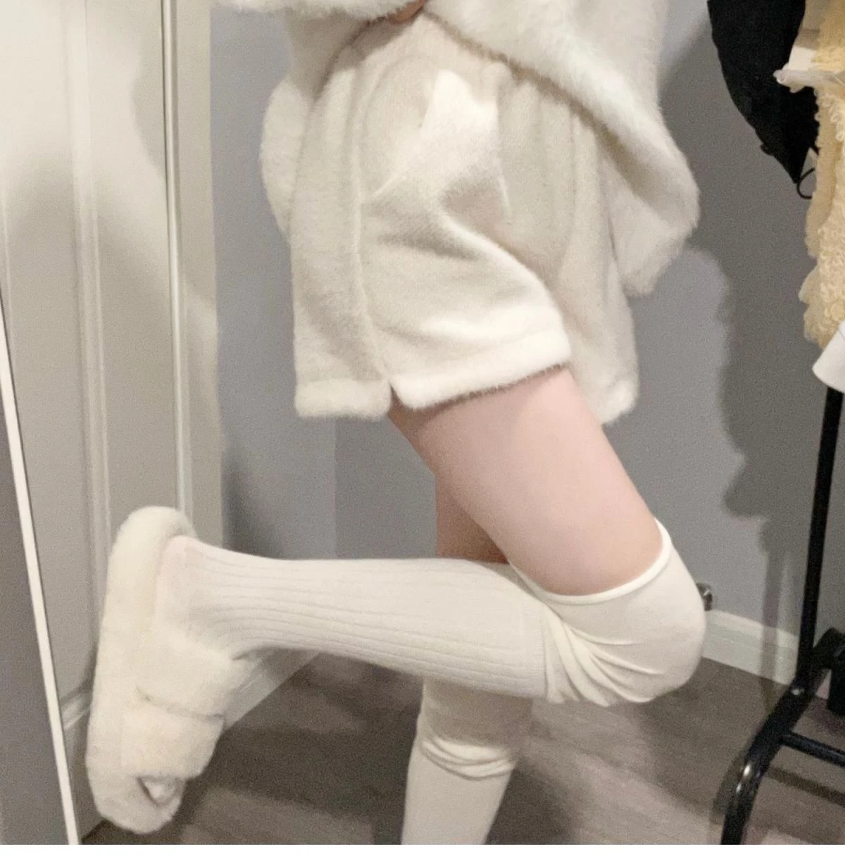 Mink Velvet Cute Shorts Women New Gentle Loose Solid Color Thin Plush Elastic Waist Wide Leg Pants Female Y2k Shorts