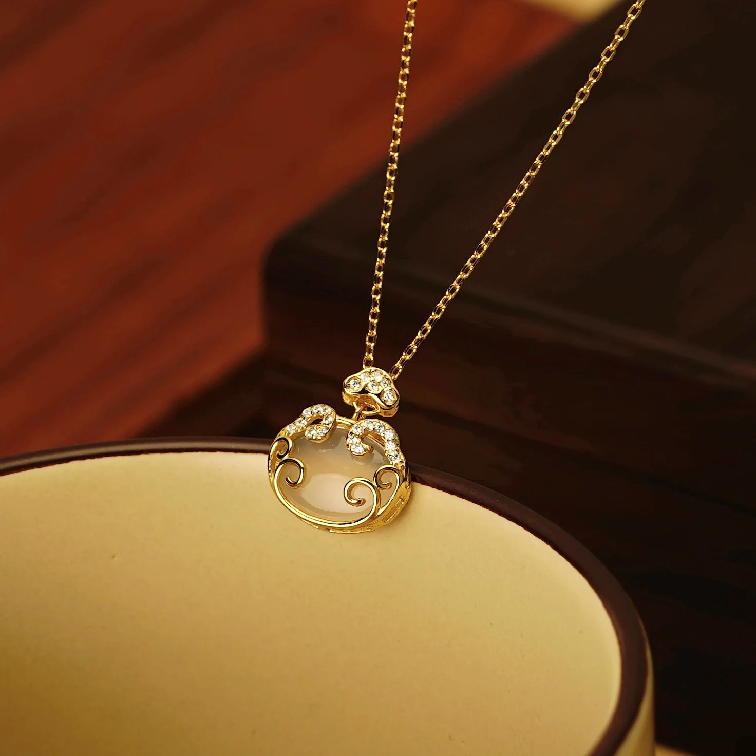 

Ожерелье Tichia из белого нефрита, безопасное ожерелье с замком Ruyi, уникальный дизайн, цепочка на воротник в национальном стиле