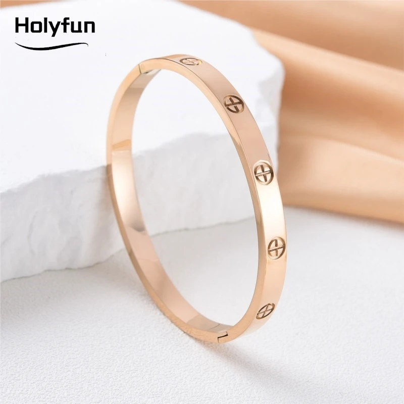 European and American stainless steel cross pattern bracelet, grand and luxurious, trendy and personalized design, simple and no 4