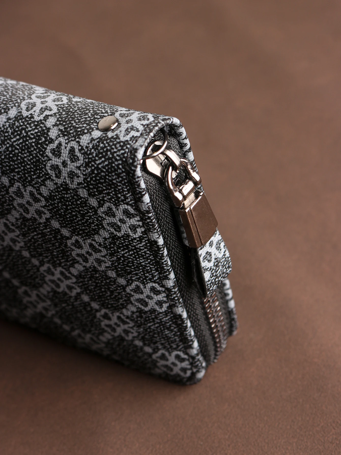 Men's Premium PU Leather Wallet with Detachable Wrist Strap and Metal Hardware