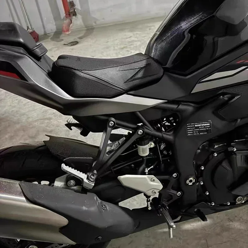 For KAWASAKI ZX4R The ZX4RR Adds and Reduces Seat Height Modifications To Increase Comfort and Flexibility WithSeat Modification