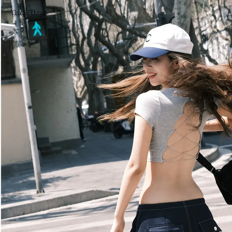 

Американская серая Футболка с рукавами для женщин с летним дизайном на бретельках с открытой спиной, короткий облегающий, облегающий, пикантный Топ для острых девушек