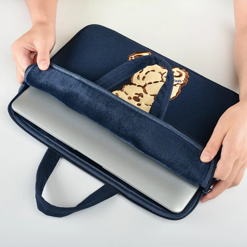 Stylish Protective Laptop Carrying Case and Sleeve