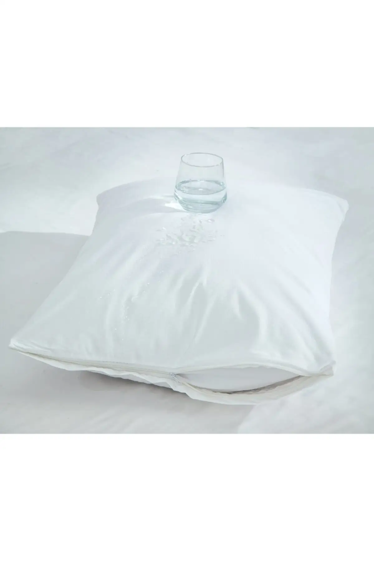 Liquid Tight White Pillow Alezi 1 Pcs