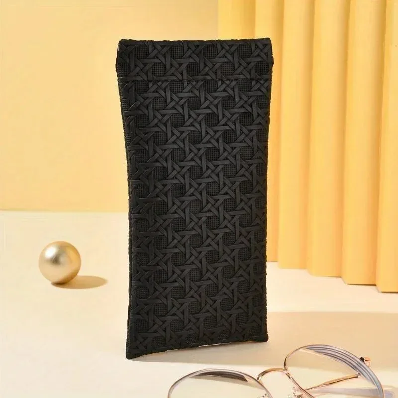Portable squeeze top leather soft sunglasses case easy to use eyeglasses pouch