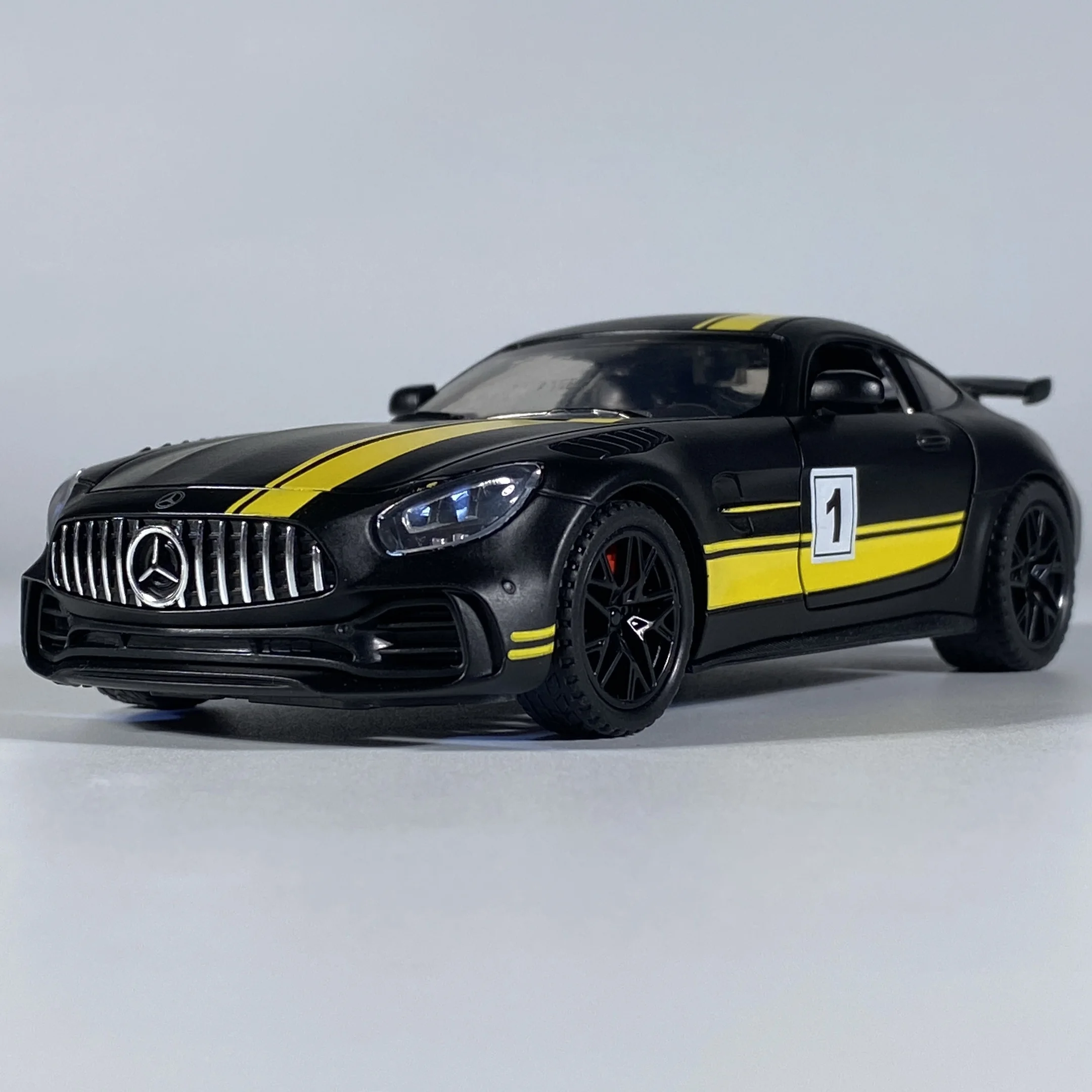 1:32 벤츠 AMG GT 슈퍼 럭셔리카 로고 합금 금속 Diecast 모델 자동차 소리와 빛이 클래식 높은 시뮬레이션 장식 선물