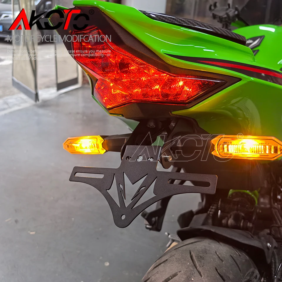 USテールライト 川崎ZX12R 2000-2001 02 03 04 05用バイクテールブレーキターンシグナルライト Motorbike Tail For 00-05 Kawasaki Ninja ZX12R ZX 12R LED Tail Brake Light Rear