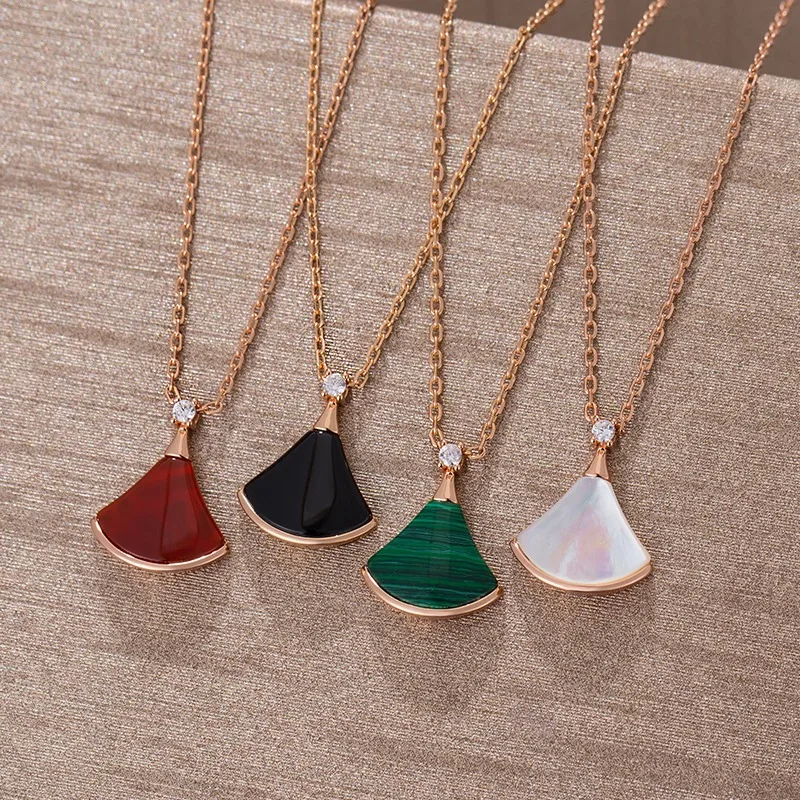 

Small skirt necklace female sterling silver carnelian white mother-of-pearl fan-shaped clavicle chain sweet little fan pendant