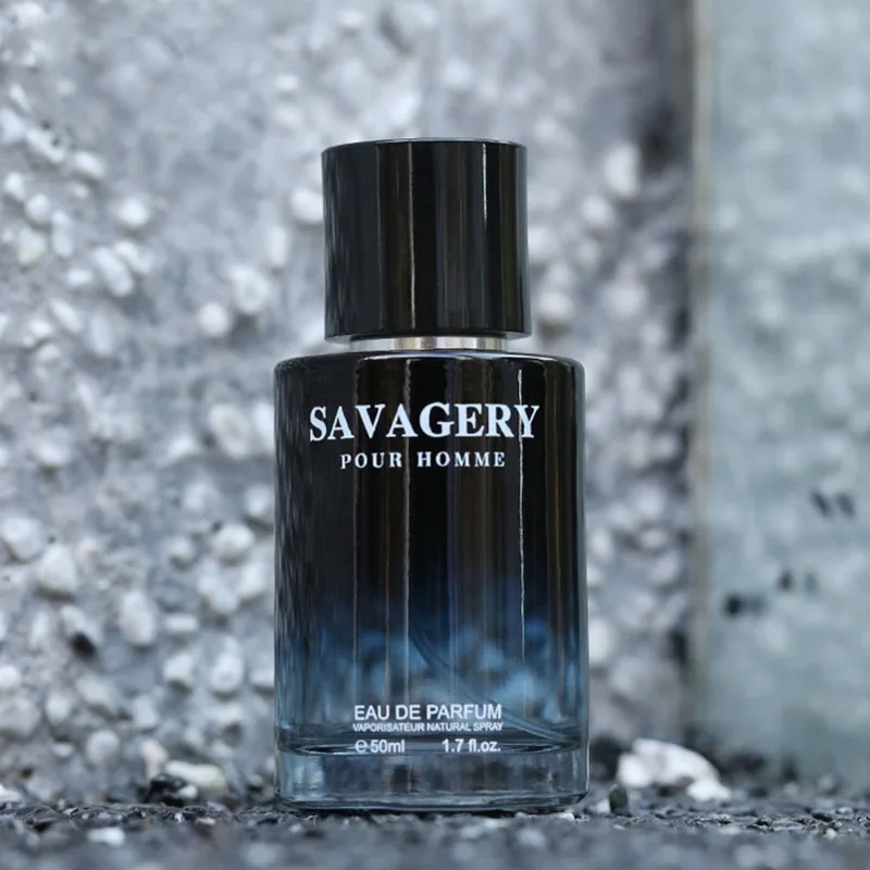 Spray profumato da uomo con note legnose, fragranza leggera e a lunga durata, con note fresche di oceano. Un'affascinante colonia da gentiluomo, il regalo perfetto per lui._voghion.com