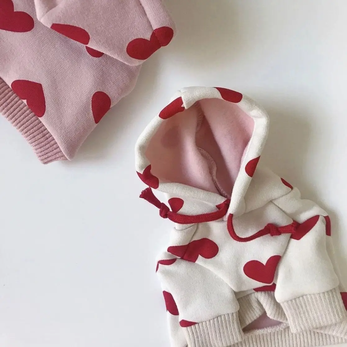 Sudadera con capucha para perros pequeños y medianos con corazón_voghion.com