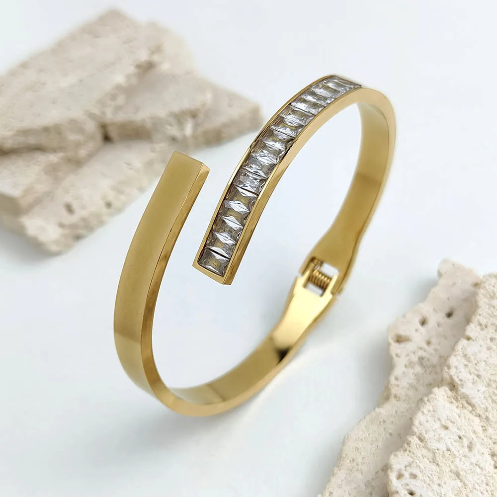 New diamond-enclosed open-end women's bracelet stainless steel 18K, light luxury high quality waterproof, gift for girls 2
