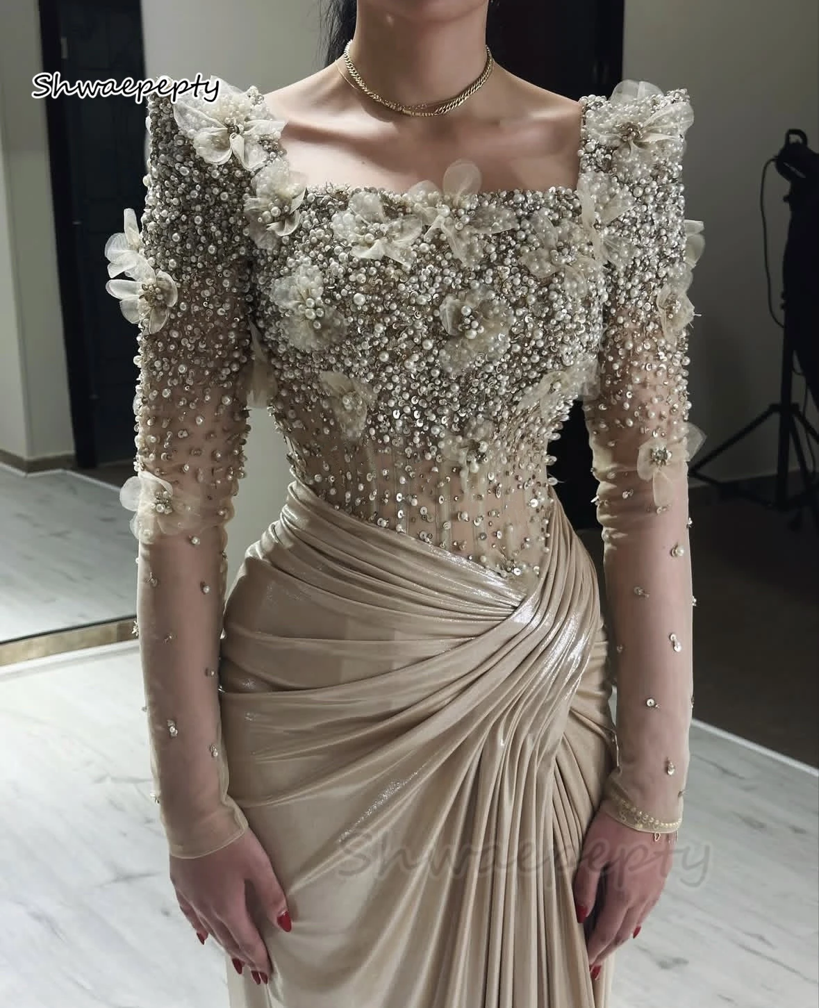 Elegant Beaded Evening Dress Long Sleeves 3D Floral Appliques Ruched Champagne Formal Dress Customized Reception Gown 2025 4