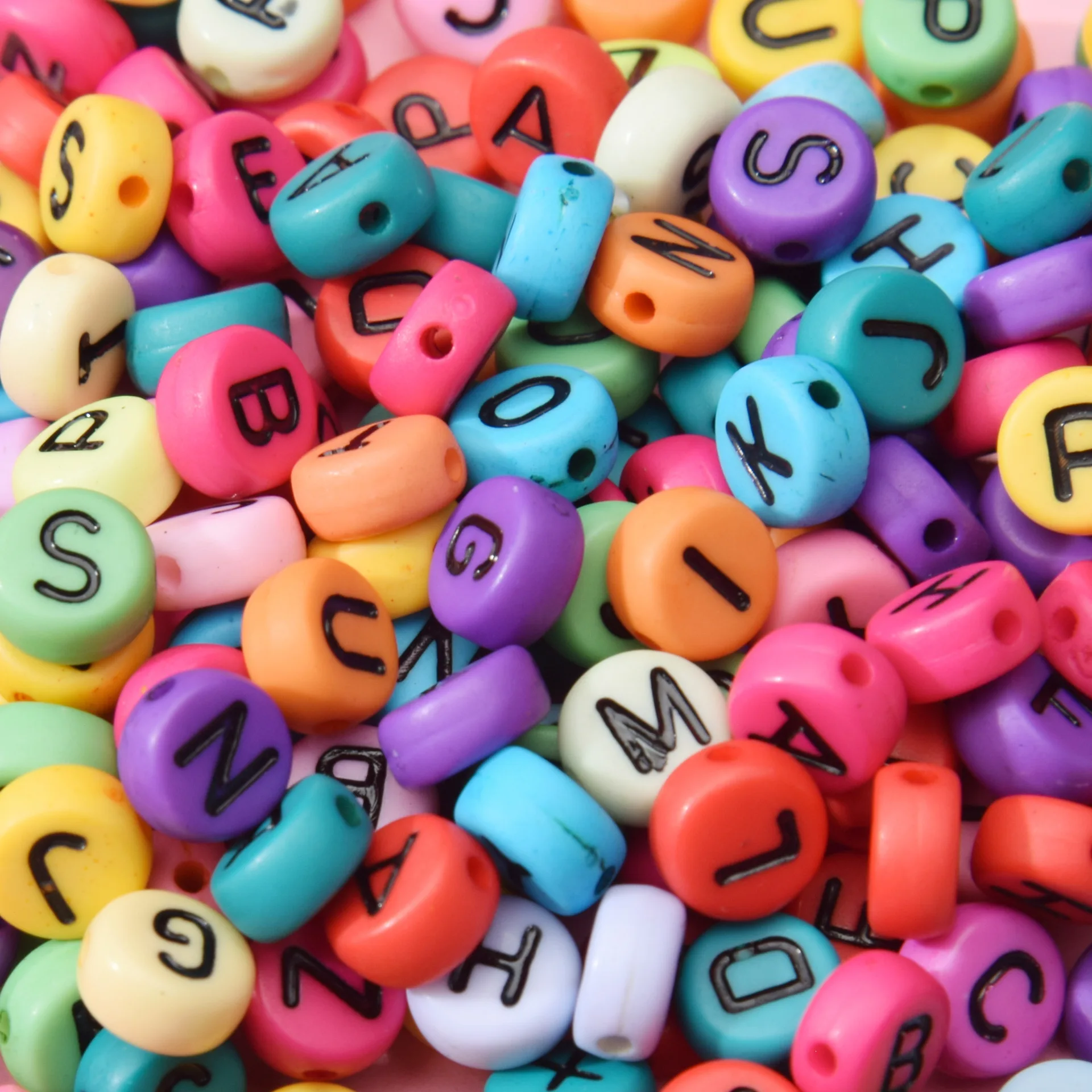 100 teile/los Herz Acryl Buchstaben Perlen Bunte Alphabet Lose Spacer Perlen Für Schmuck Machen DIY Handgemachte Armband Halskette – Detail 4