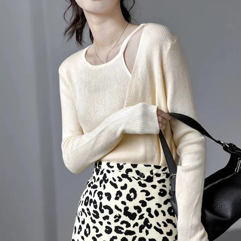 Autumn New Women's Clothing Round Neck Long-sleeved Hollow Long-sleeved Sweater Fashion Solid Color Slim-fitting Knitwear Blouse