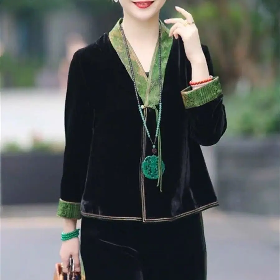 

2023 Chinese traditional hanfu blouse women elegant v neck cheongsam blouse green jacquard weave casual daily tangsuits blouse