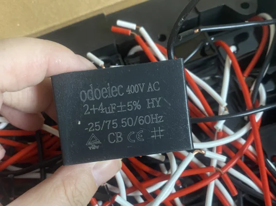 Black CBB61 2uF+4uF 3 Wires AC 400V 50/60Hz Capacitor For Ceiling Fan