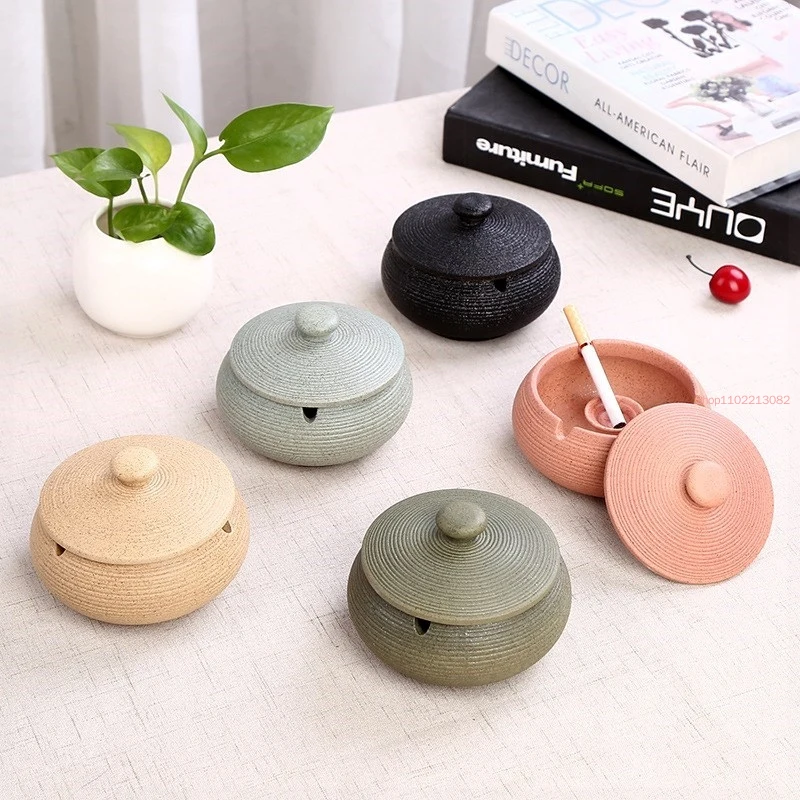 

Ceramic Ashtray with Indoor Windproof Cap Indoor or Outdoor Ashtray Domestic Ashtray Desktop Ash Tray Smoke Tray Cigar Ashtray