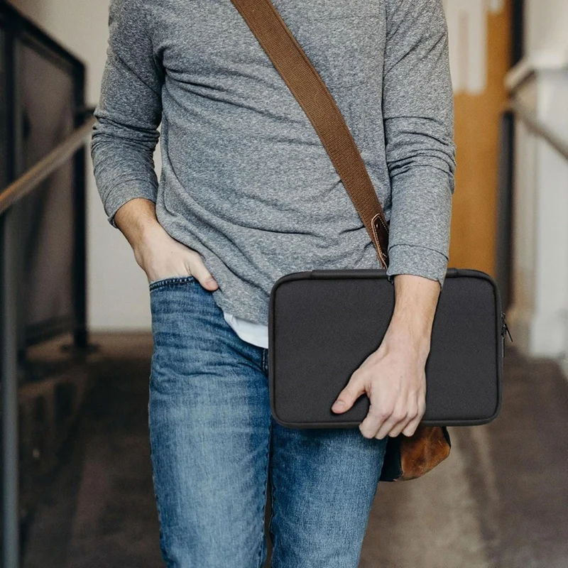 New Flash Drive Organizer Portable USB Storage Bag