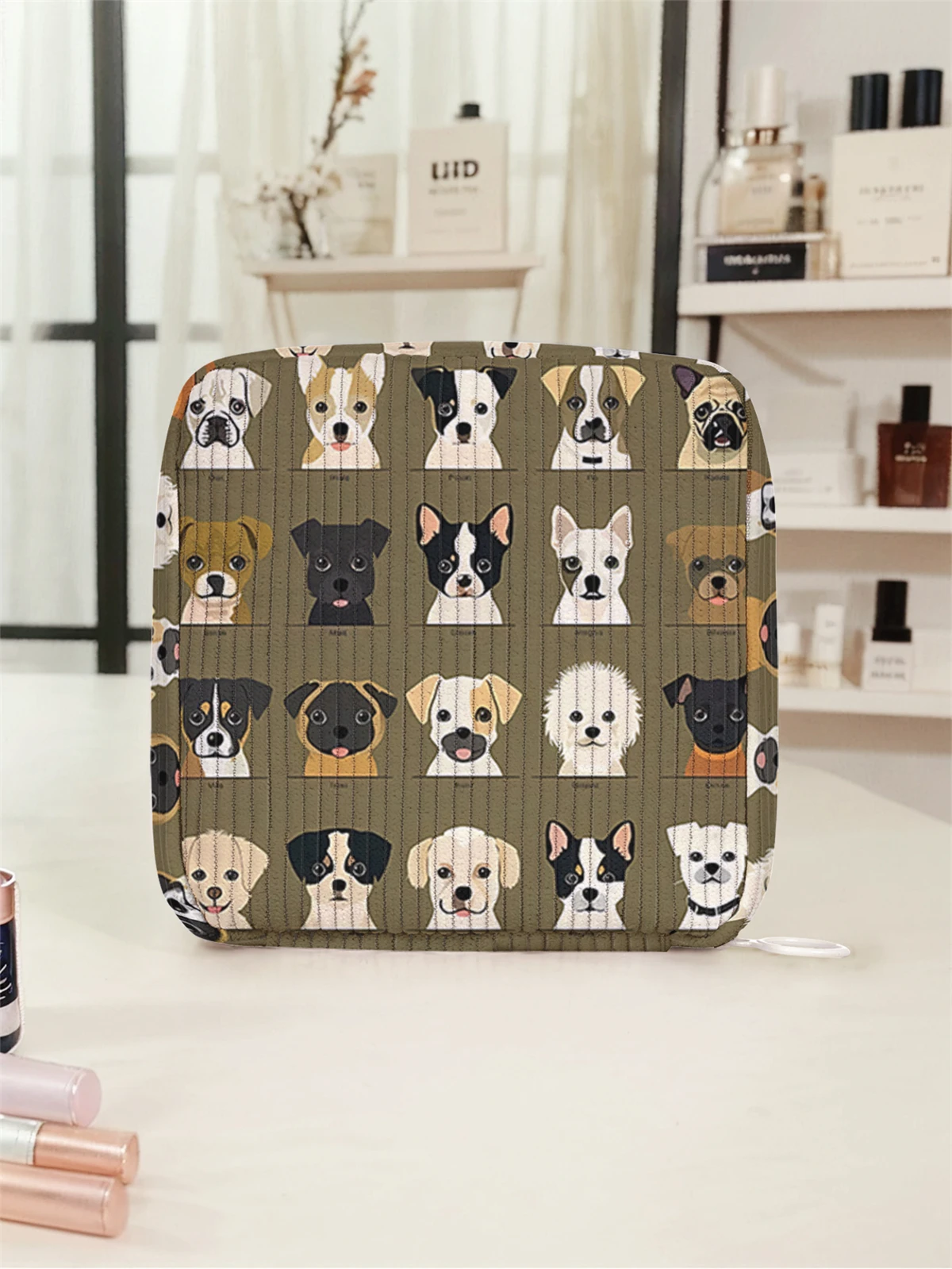 Cute cartoon dog pattern printed sanitary napkin storage bag, women's lightweight tissue bag, sanitary tissue bag