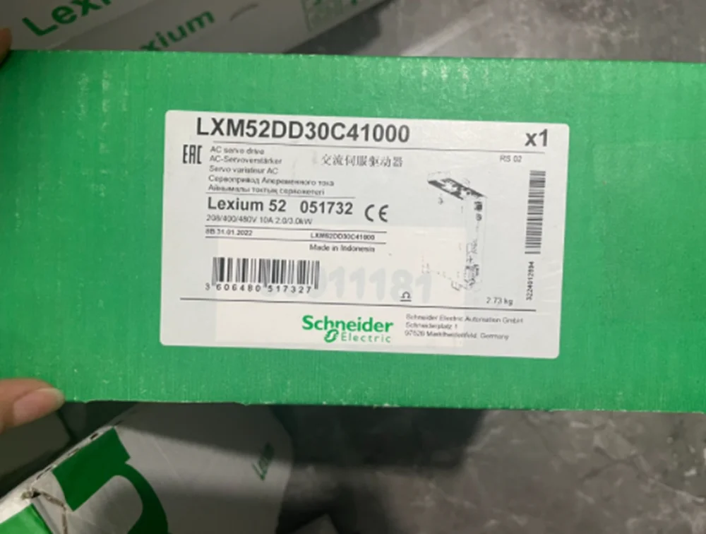 

NEW SCHNEIDER LXM52DD30C41000 AC Servo Drive