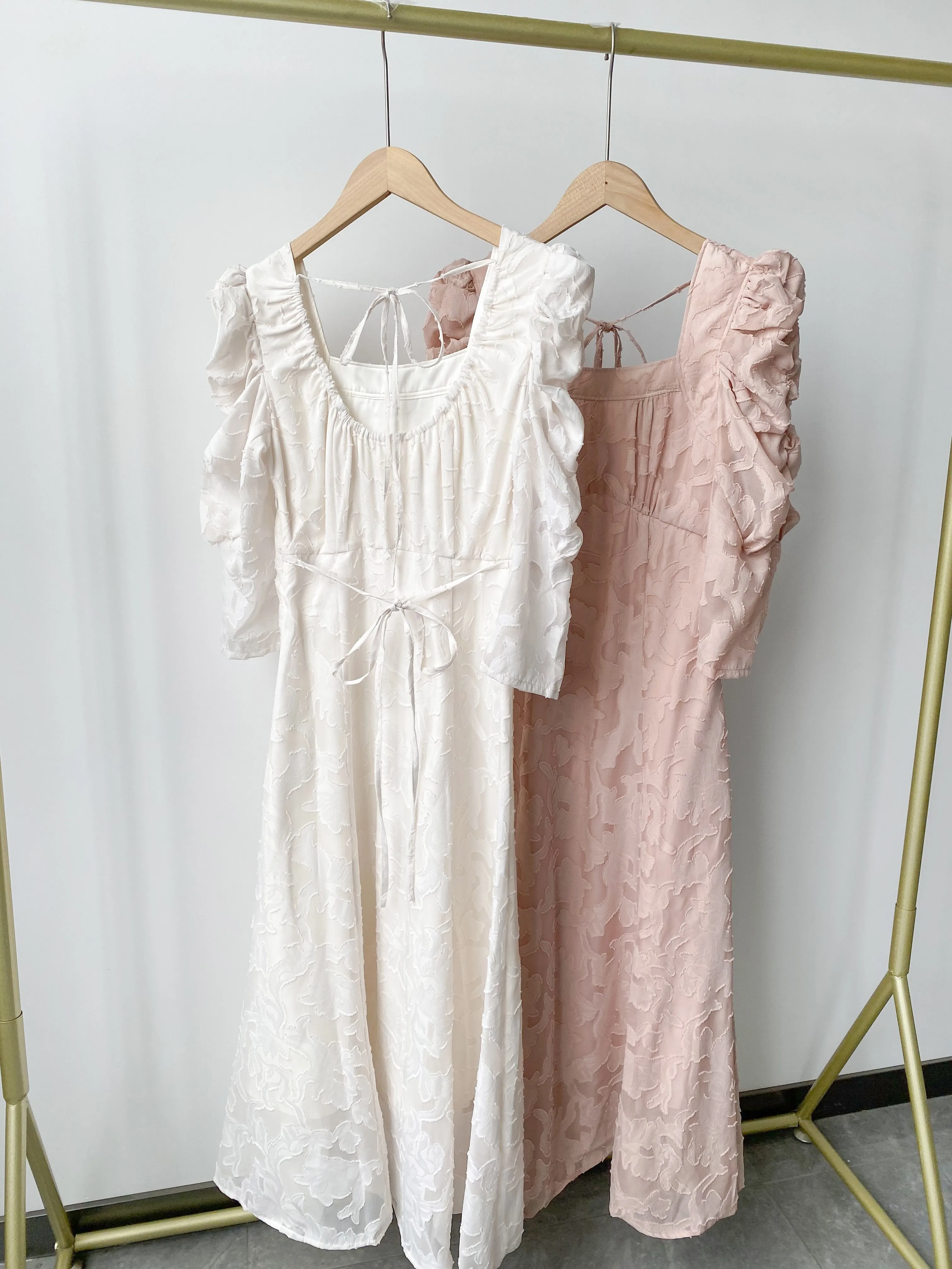Kuzuwata Japanese Elegant Square Neck Vestido Feminino Jacquard Bubble Sleeve Dresses 2023 French Style Backless Lace Up Robe