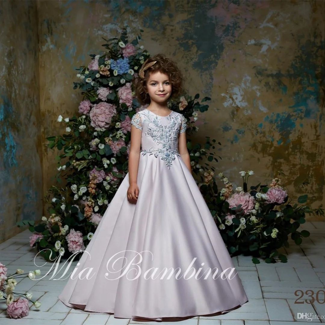 

Flower Girl Dresses White Puffy Tulle Appliques With Bow Long Sleeve For Wedding Birthday Pageant First Communion Gowns