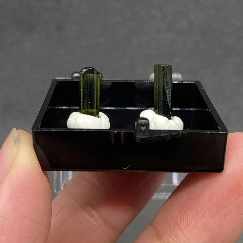 100%  Natural vivianite Mineral Specimens Stones and Crystals Healing Crystal+Box size:35*35*35mm