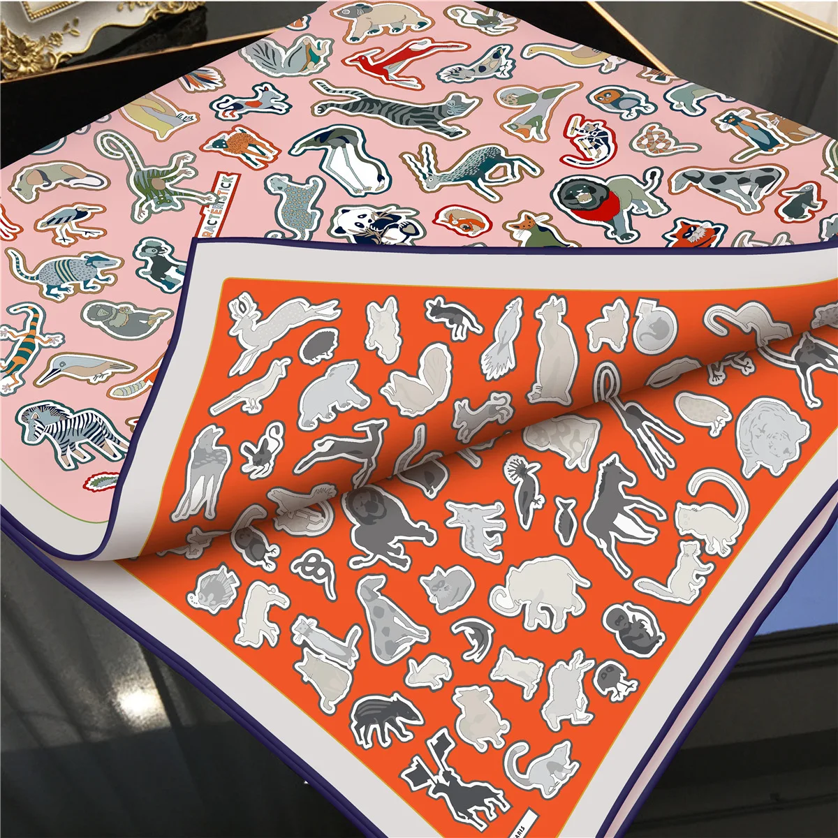 New Brand Animal world Two-sided Print Headband Scarf Women Fashion 90*90cm Hijab Bandana Neckerhicef Beach Sun Protection Shawl