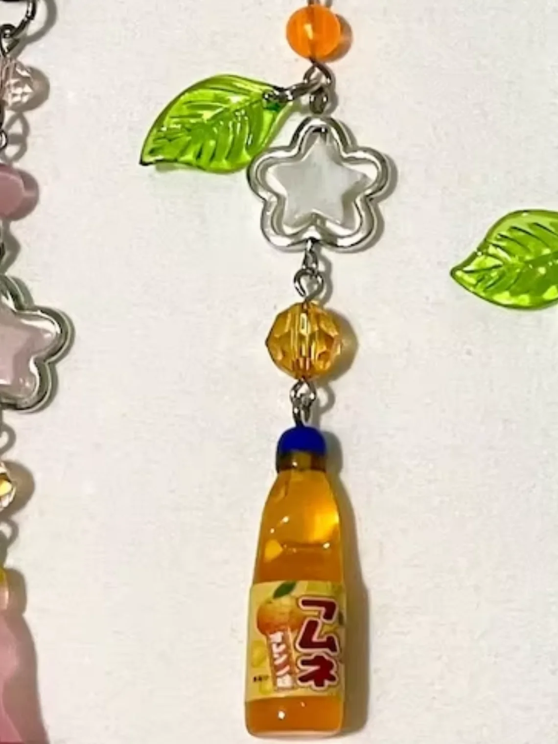 귀여운 라무네 휴대폰 참 소다 병