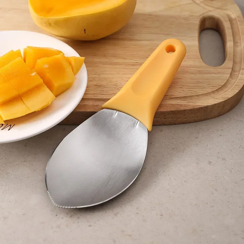Food grade stainless steel mango cutter Mango diced fruit peel separator to take the pulp scoop fruit peel and core separator