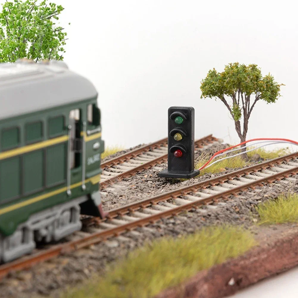 5Pcs HO Scale 2 Aspects Railroad LED Dwarf Signals 3 Lights Block Signal Lamp 3V/12V Model Train Signals Garden Decoration 27mm 4