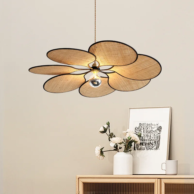 

East Asia Circular Petal Pendant Lamp Rattan Weaving Art Handmade Light Fixture for Living Room Bedroom Dining Table Chandeliers