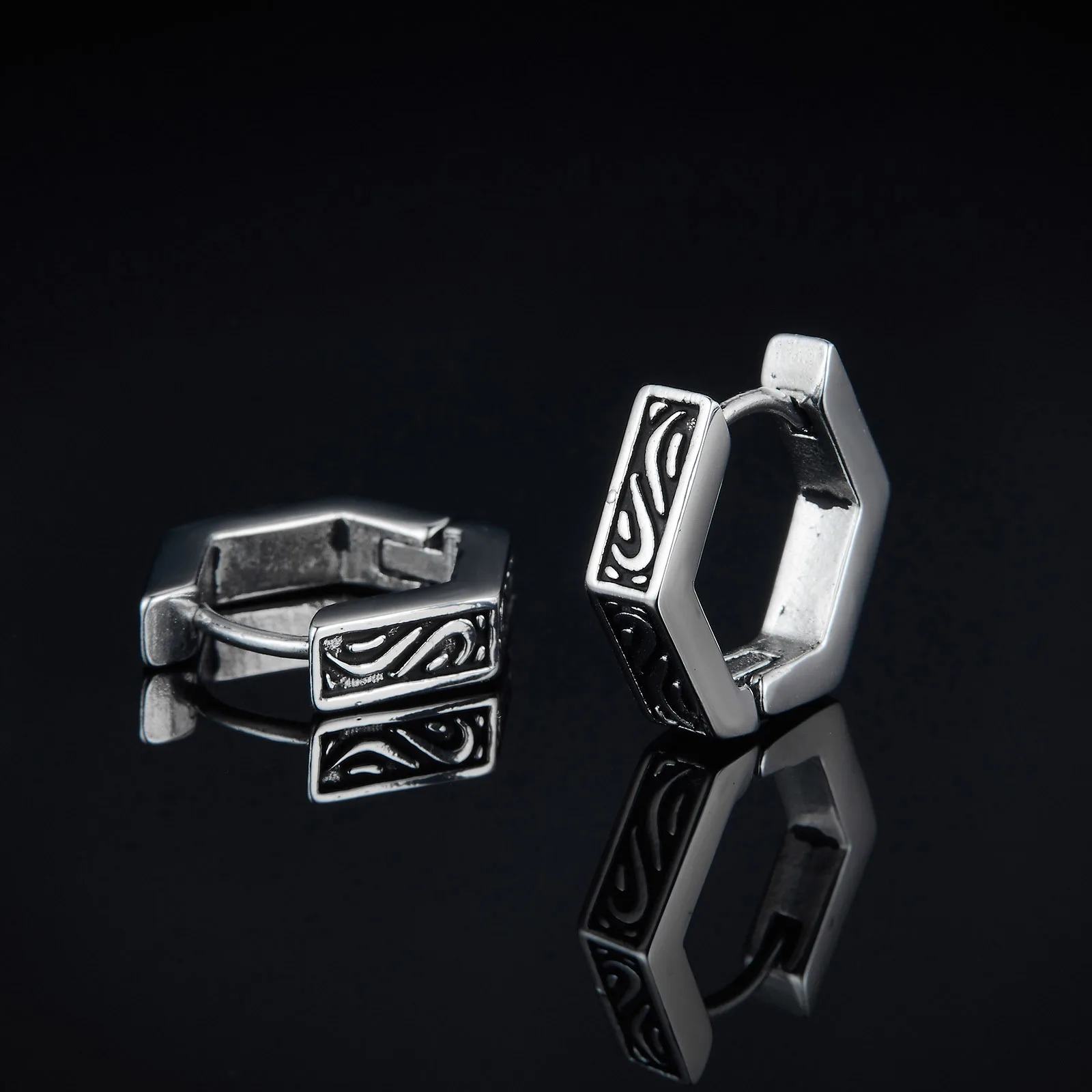 Cool Fashion Chain Hoop Huggie Earrings for Men Boys, Waterproof Stainless Steel New Gothic Ear Gifts for Him Jewelry
