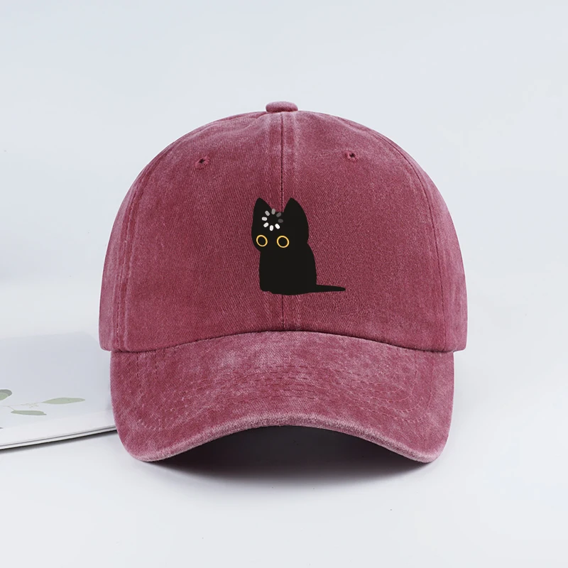 귀여운 검은 고양이 프린트 워싱 야구 모자 부드럽고 편안하며 가볍고 통기성이 좋으며 조절 가능합니다. 사랑스럽고, 힐링이 되는, 트렌디하고 패셔너블합니다.
