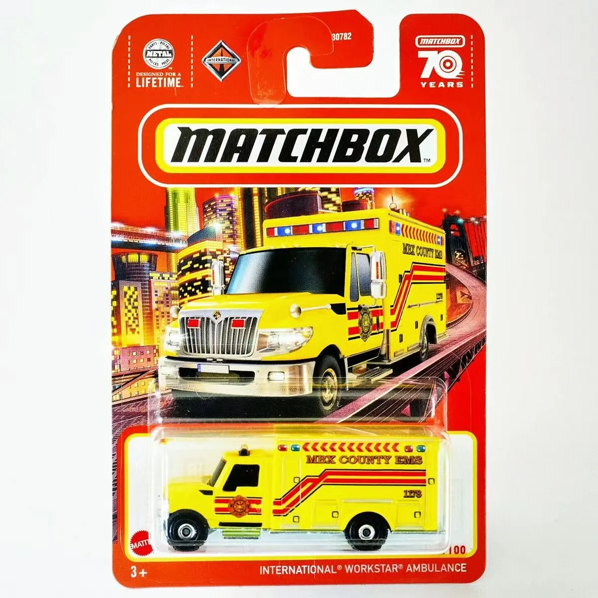 

2023 Matchbox Cars INTERNATIONAL WORKSTAR AMBULANCE 1/64 Metal Die-cast Collection Model Car Toy Vehicles