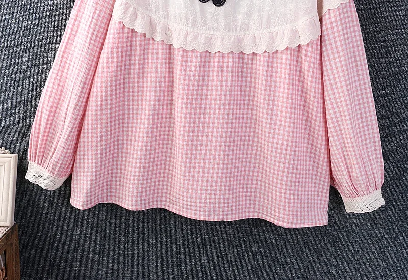 Рисунок 6 - Женская милая кружевная блузка в клетку с вышивкой