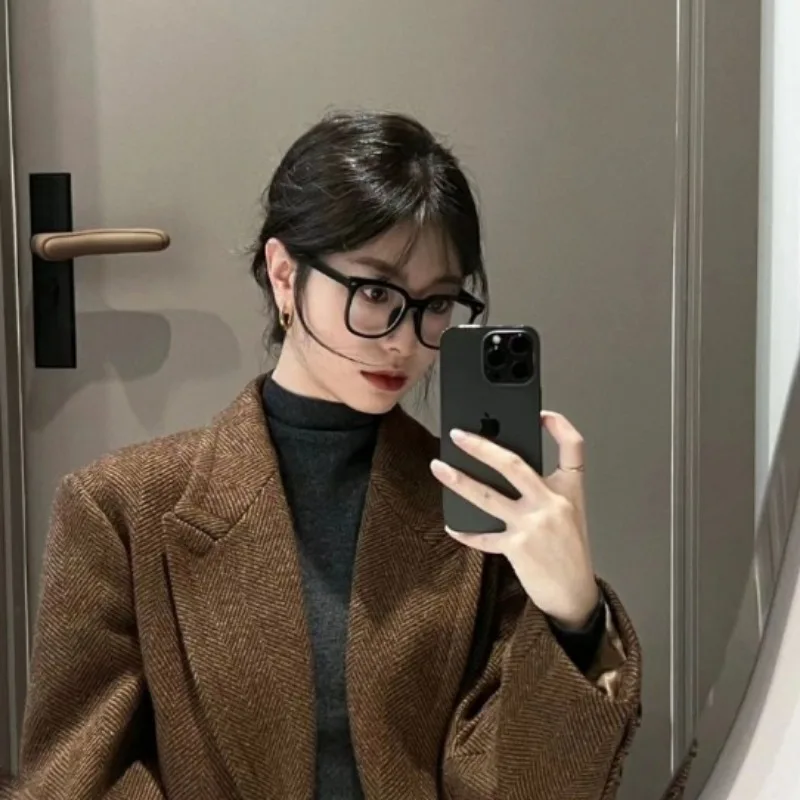 2024 Autumn Winter New Retro Herringbone Wool Coat for Women with Thick Temperament Hip Lapel Collar Long Tweed Jacket Clothing