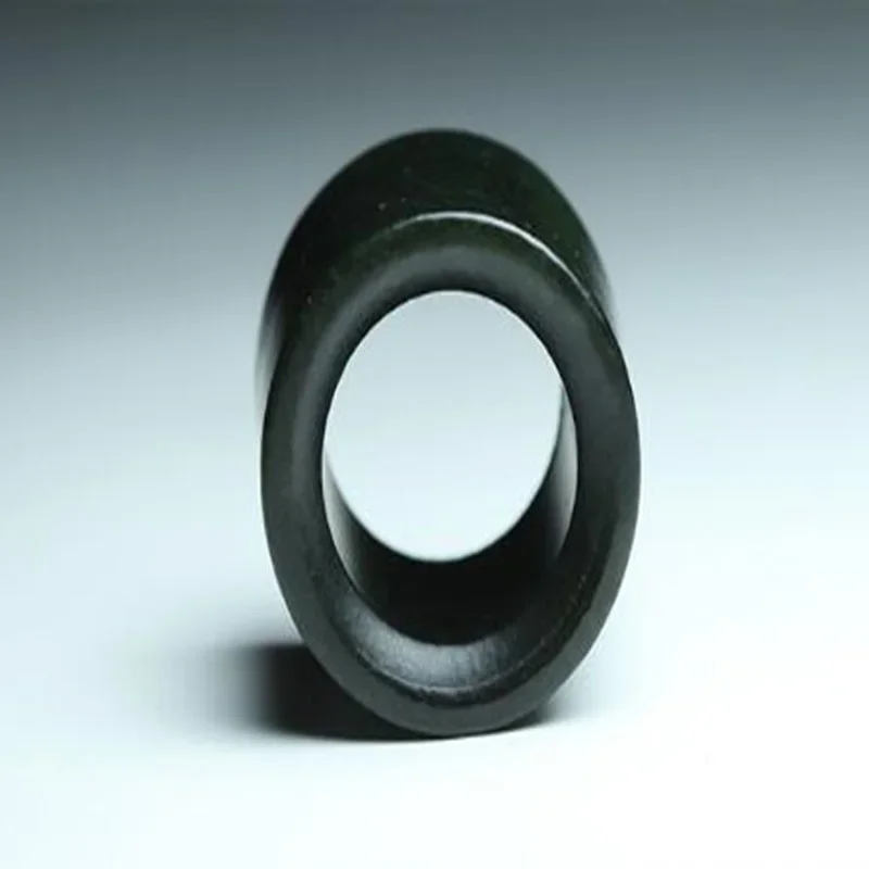 Кольцо из нефрита с гравировкой на удачу для мужчин и женщин