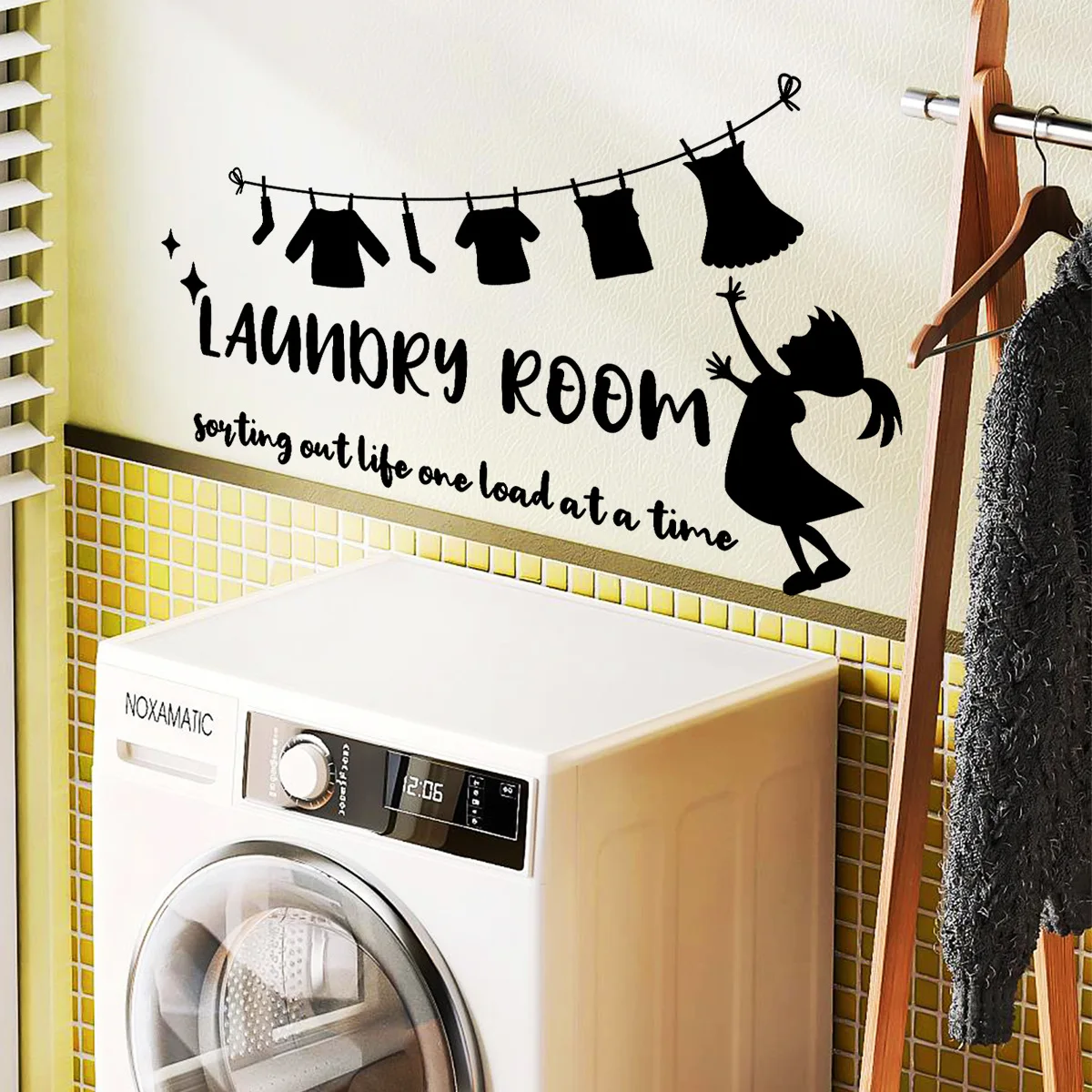 

1pc Slogan Graphic Wall Sticker LAUNDRY ROOM Little Girl Washing Pattern Background Wall Decoration And Beautification