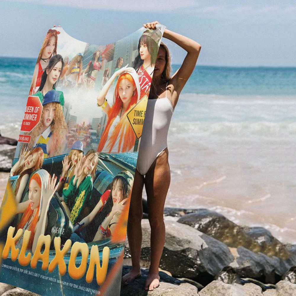 thumbnail image 1 of Toalla de playa de microfibra absorbente de secado rápido para chicas Kpop G-GIDLE (G)I-DLE Toalla de yoga suave para natación, resort, escalada de montaña, 1 of 5