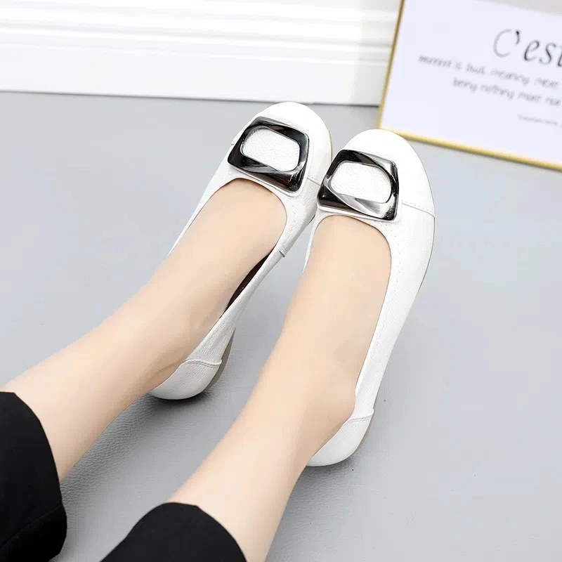 Vintage Women Flat Shoes Oversize 42 43 Female Leather Flats Soft Sole Comfortable Ladies Moccasins Spring Summer Woman Loafers
