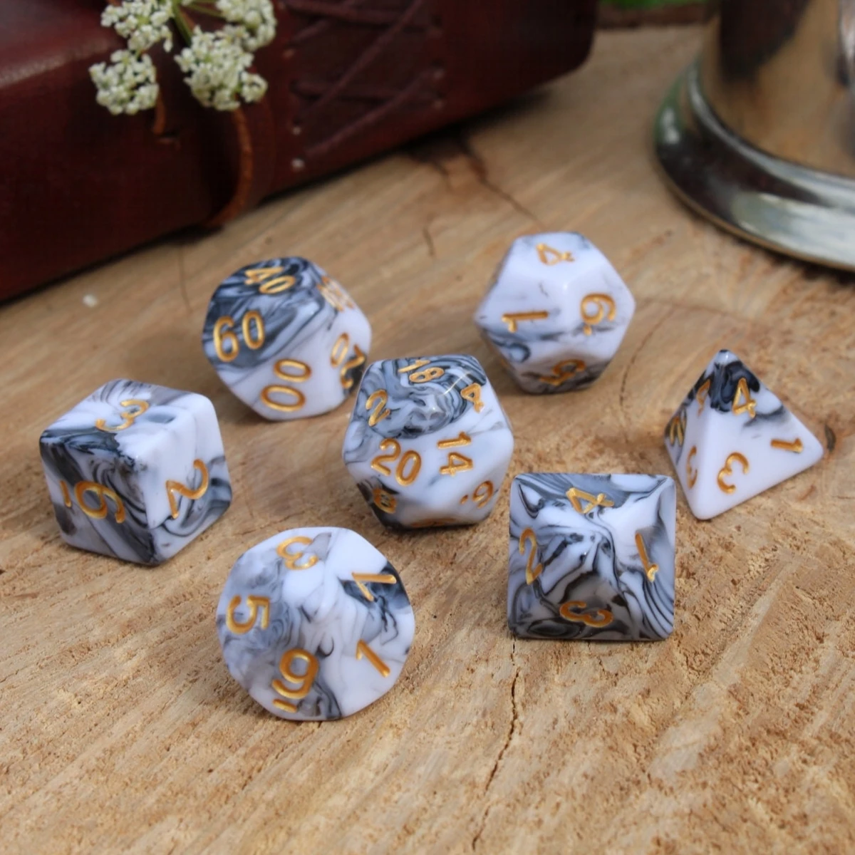7 Pz/Set Dadi In Marmo Cremoso Per Dnd Dungeons And Dragons Giochi Da Tavolo D & D Rpg Gioco Da Tavolo