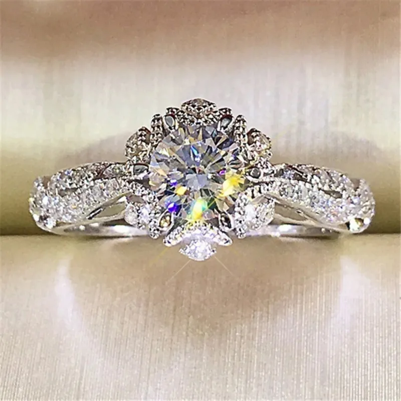 New Fashion Crystal Zircon Flower Rings for Women Female Luxury and Exquisite Engagement Ring Jewelry Женская Бижутерия Тренд